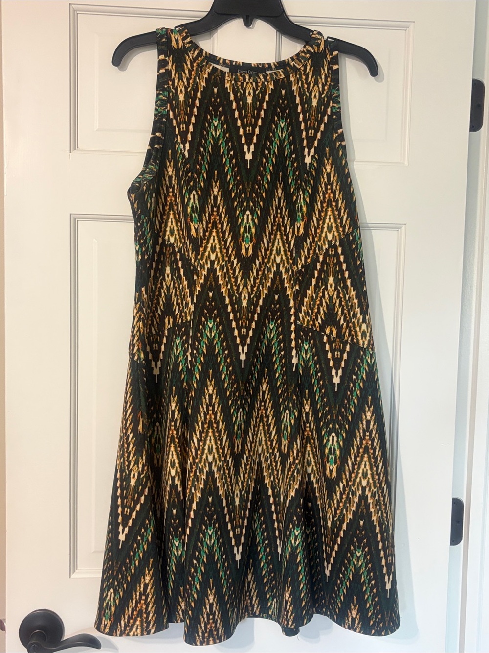 Karen Kane Black and Gold/Beige/Neutral   Chevron Print Sleeveless Dress